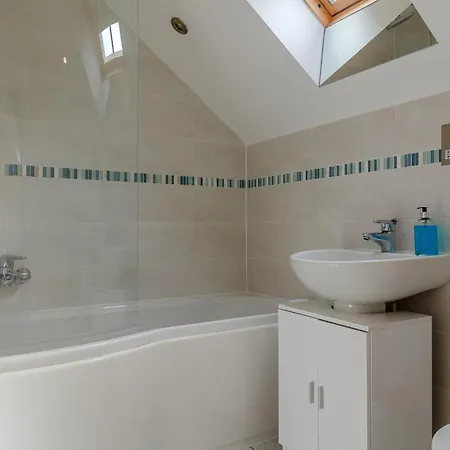 6 Bed In Cawsand 59006 *