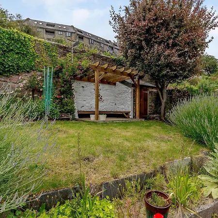 6 Bed In Cawsand 59006 Holiday home Kingsand