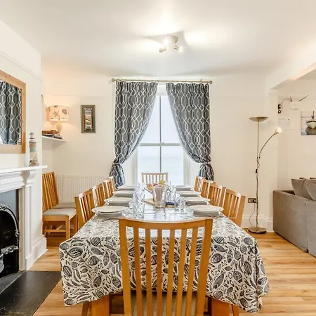 Holiday home 6 Bed In Cawsand 59006